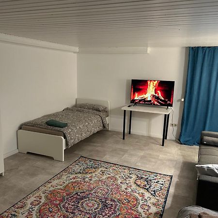 Souterrain Wohnung In Der Naehe Vom Duesseldorfer Flughafen Ратинген Экстерьер фото